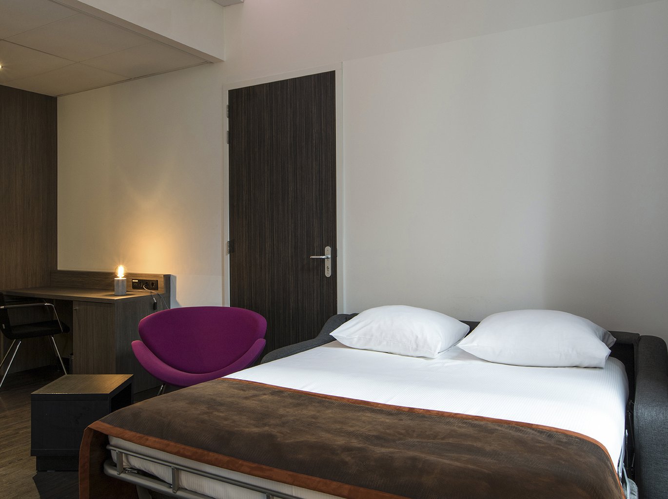 EH - THE MANOR HOTEL AMSTERDAM - JUNIOR SUITE - 4_WEB.jpg