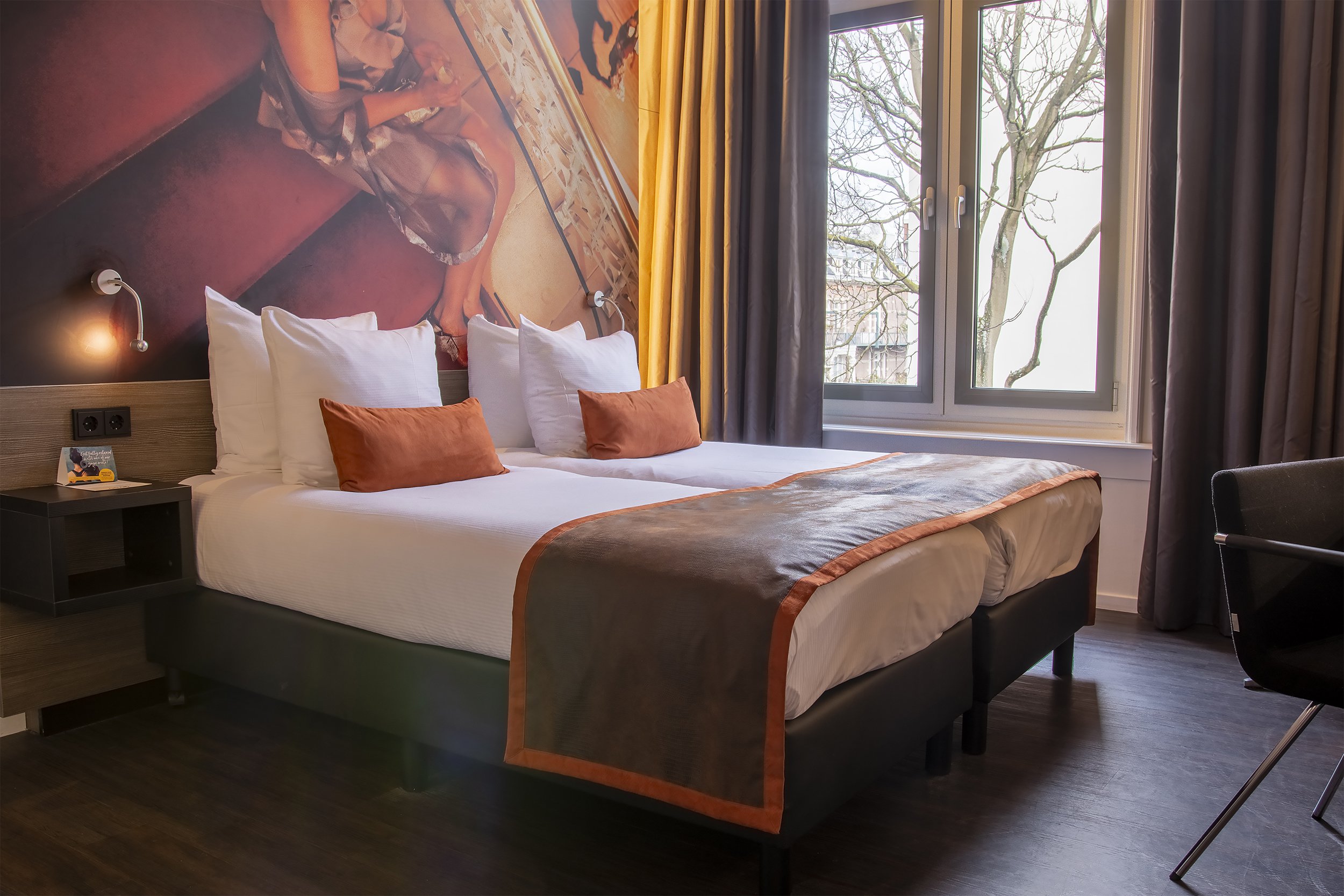 THE MANOR HOTEL AMSTERDAM_DELUXE_TWIN_001_LR.jpg